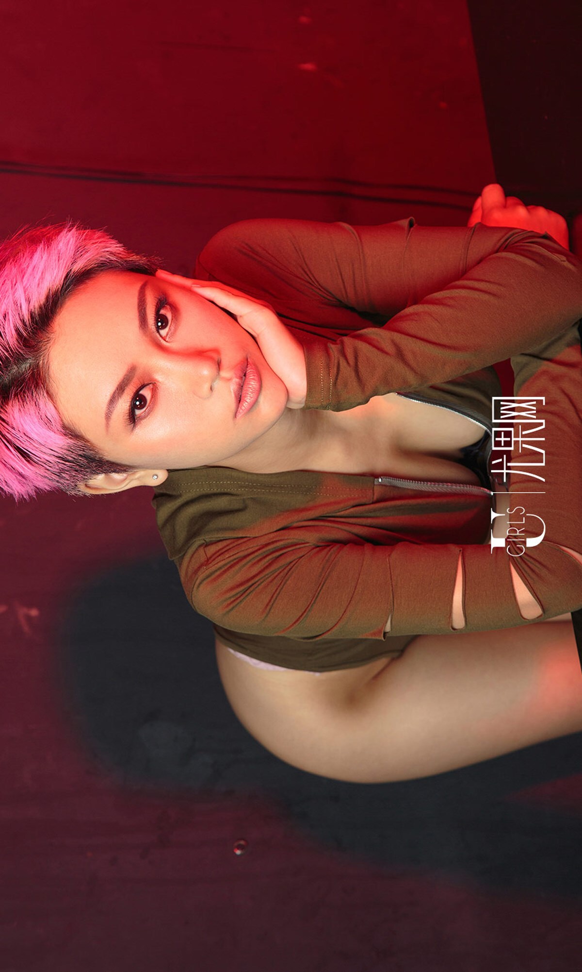 [爱尤物]2018APP NO.1200 Amanda一酷爽辣妹